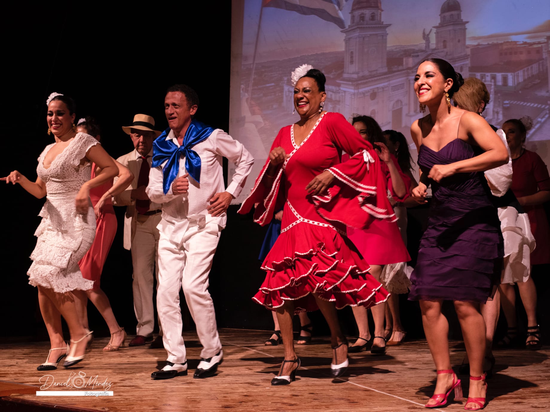 DANZA AMATA: DANZANDO TRA LE CULTURE